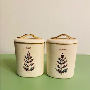 🍂SOLD🍂 Extra Large Vintage Salt & Pepper Shakers Gold Leaf Handles Leaf Design